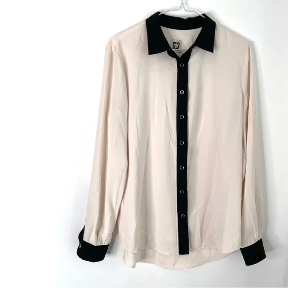 Anne Klein Nude Career Blouse Black Trim Button Down Curved Hem Workwear Top - Picture 1 of 7